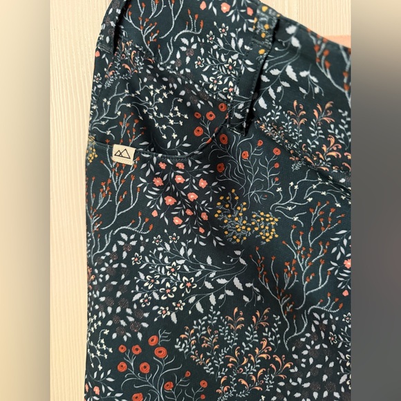 WILD RYE Size 18 Green Peach Floral Print Bike Shorts MTB Stretch Womens - Picture 2 of 5